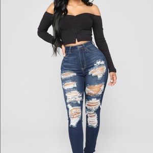 NEW WITH TAG DARK WASH DISTRESSED JEANS